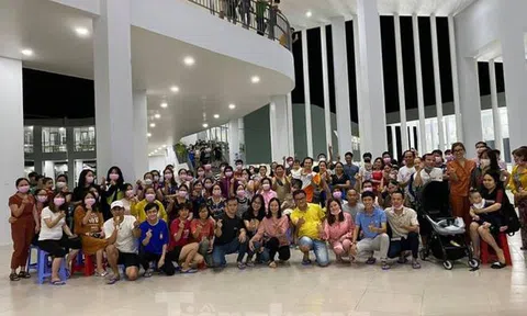 Hàng chục trẻ em cách ly không có cha mẹ được trở về nhà